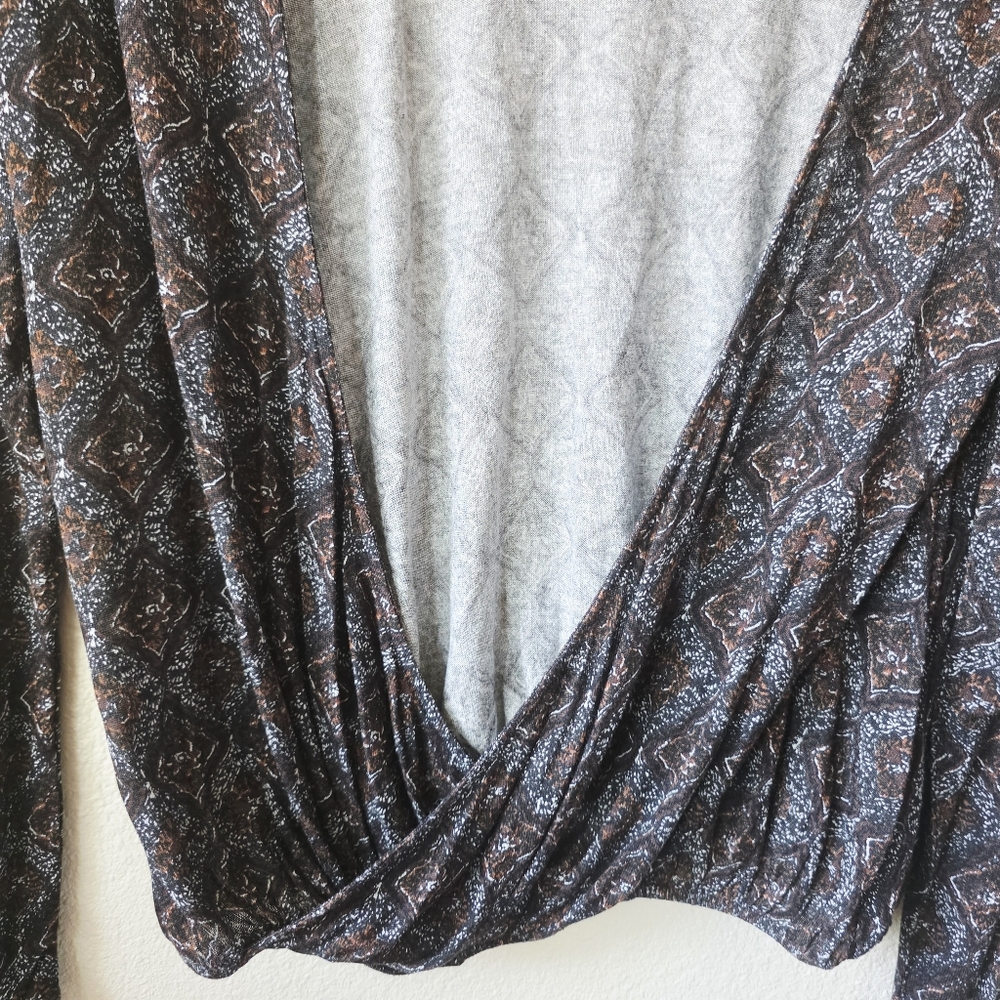 Free People Open Back Lightweight Long sleeve Women’s Tops Size SMALL - Picture 7 of 10